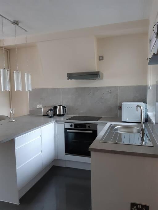 Charming Mid Terrace Cottage Конви Экстерьер фото
